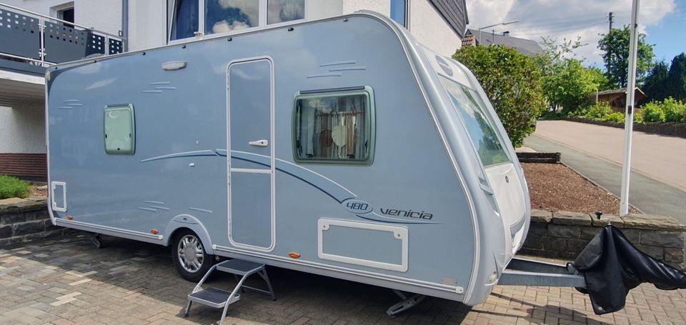 Reduziert!!! Caravelair Venicia 480 Wohnwagen Luxus, top Mover in Kirchhundem