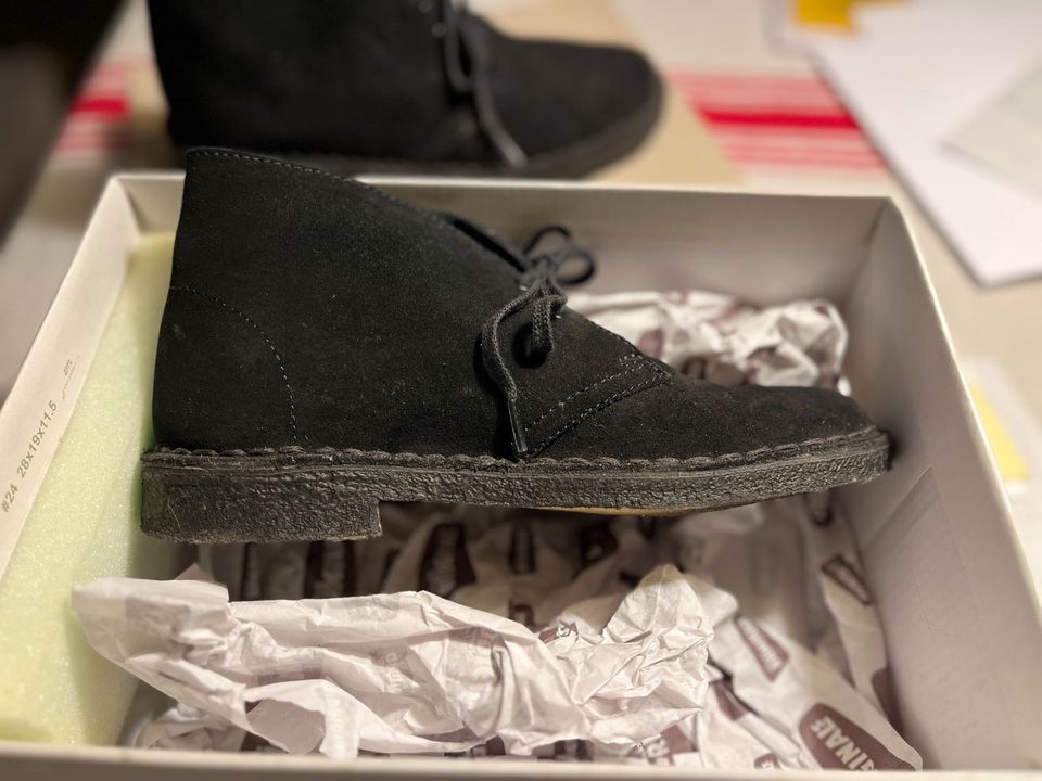 Clarks Desert Boots OVP fast neu black in Essen