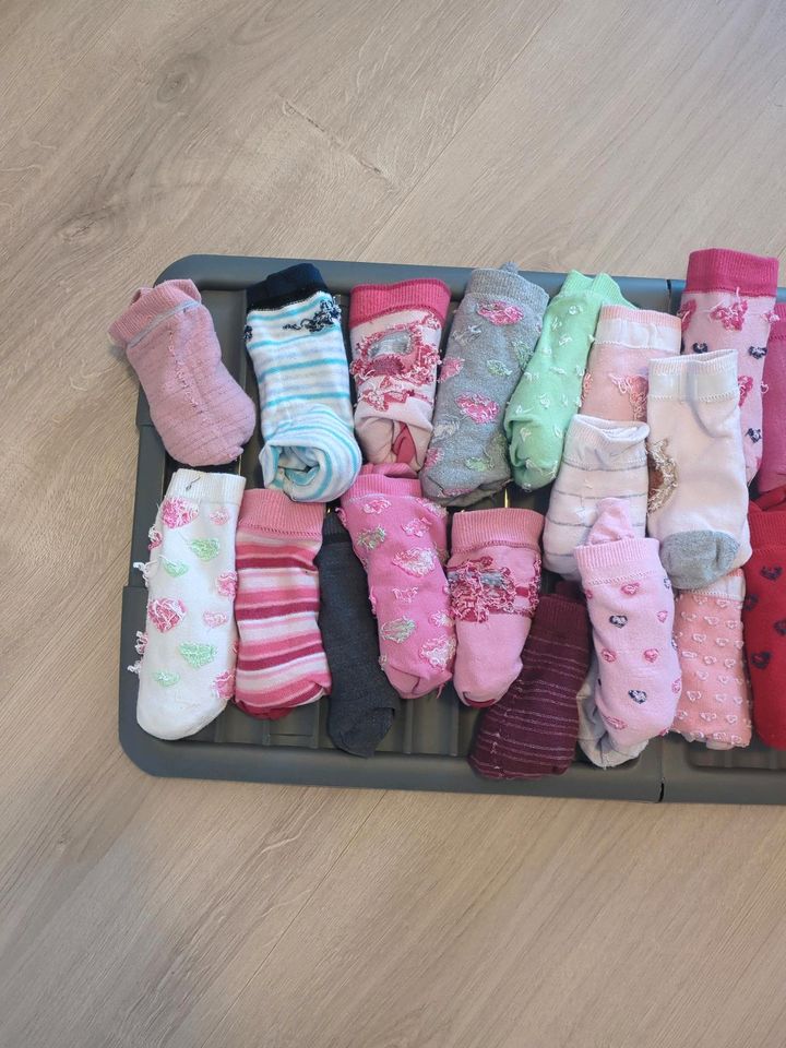 Socken Mädchen Gr 35-38 in Steinhagen (Vorpommern)