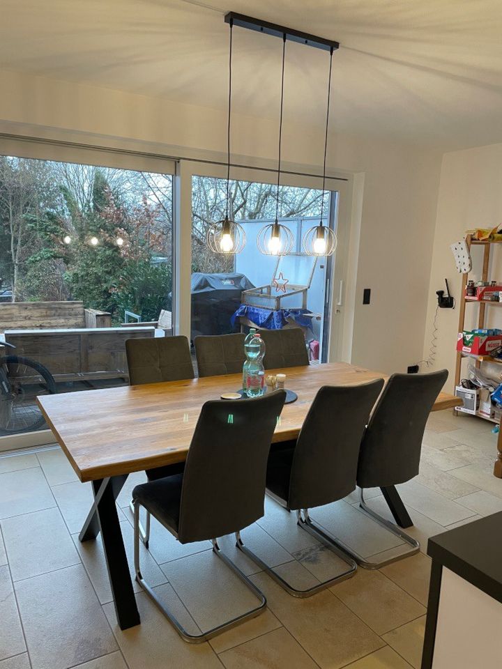 Modernes WG-Zimmer mit Fensterfront | Terrasse + neue Küche in Regensburg