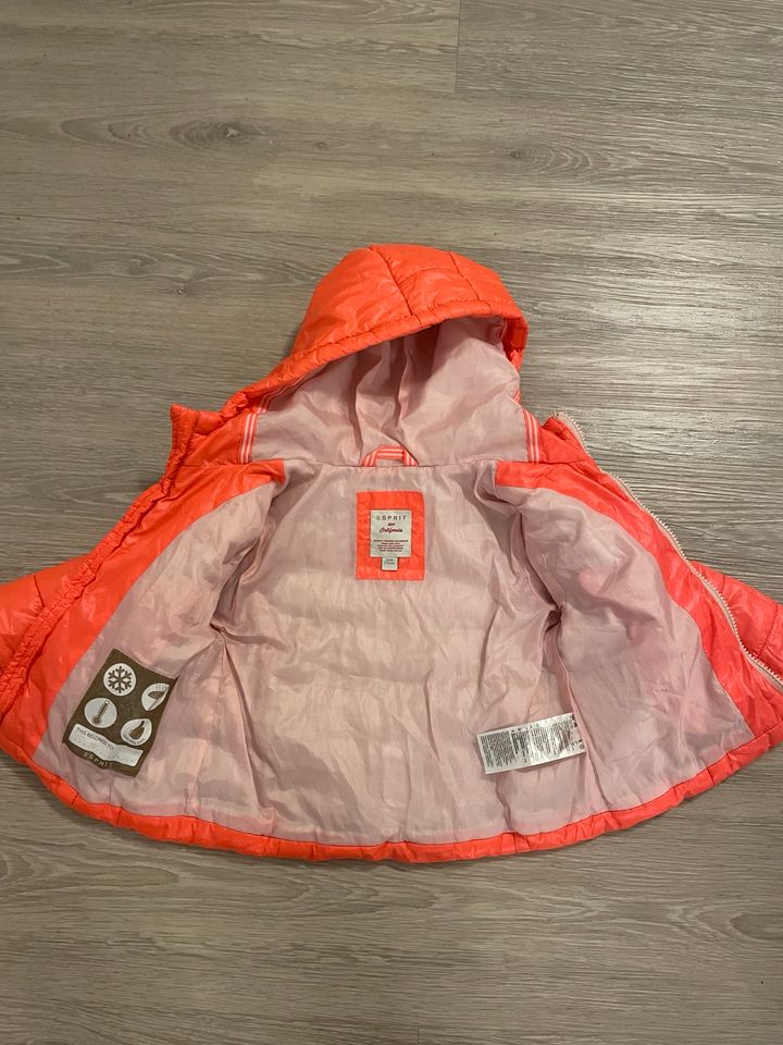 Esprit Winterjacke Mädchen Größe 92/98 in Troisdorf