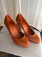 5Th Avenue Absatzschuhe Orangerot Wildleder Sehr gut Gr.38 Nordrhein-Westfalen - Soest Vorschau