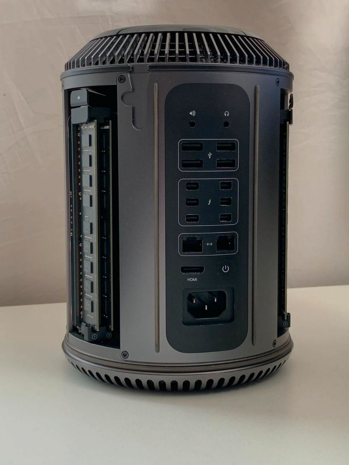 Apple Mac Pro 6.1 | 2016 | E5 6-Core | 1TB | 2x D500 AMD FirePro in Bielefeld