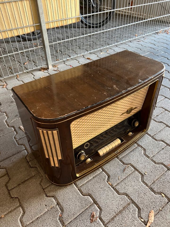 Altes Radio - Weltakkord W588 - 1955/56 in Worms