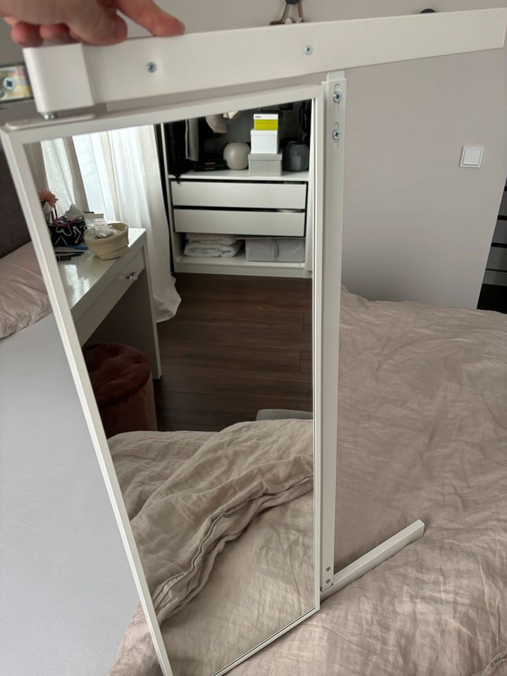Ikea Komplement Spiegel zum ausziehen in Frankfurt am Main