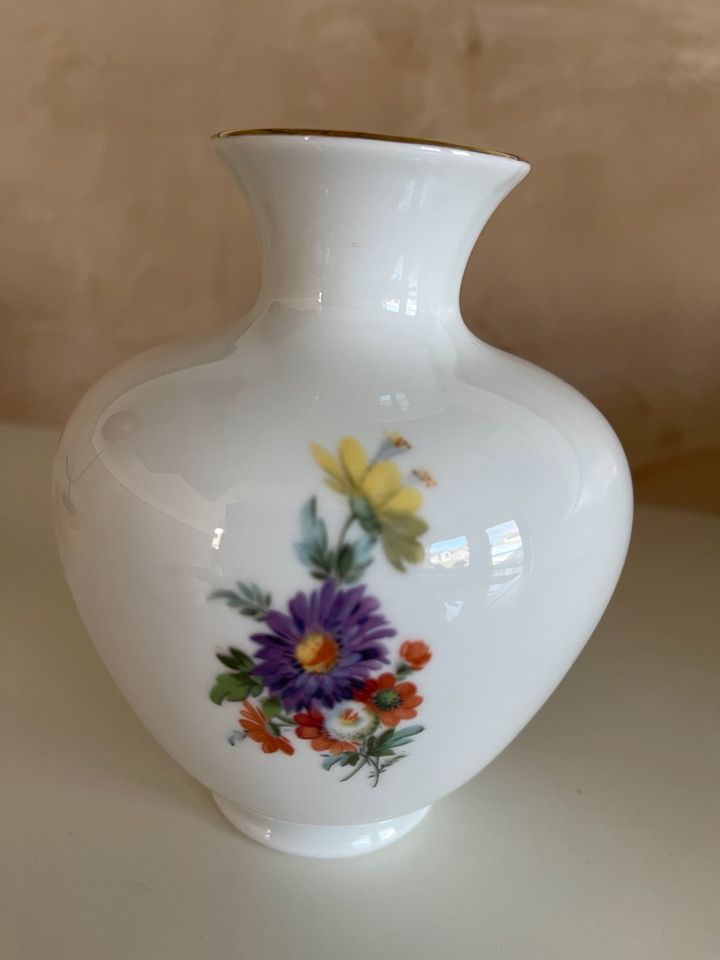 Vase von KPM, Blumendekor, Handarbeit! VINTAGE in Bad Neuenahr-Ahrweiler