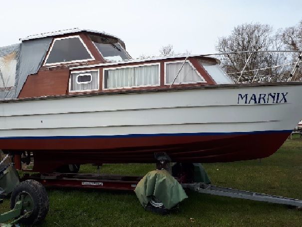 Motorkajütboot   8,8 x 2,85 x 0,7m in Rostock