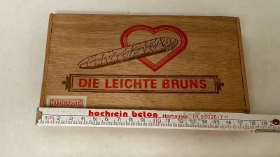 Zigarrenschachtel,Zigarrenkiste,Holzschachtel für Zigarren,uralt in Gochsheim
