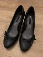 Bugatti Schuhe / Pumps – Gr. 40 – Echtleder vorne mit Schleife Niedersachsen - Wallenhorst Vorschau