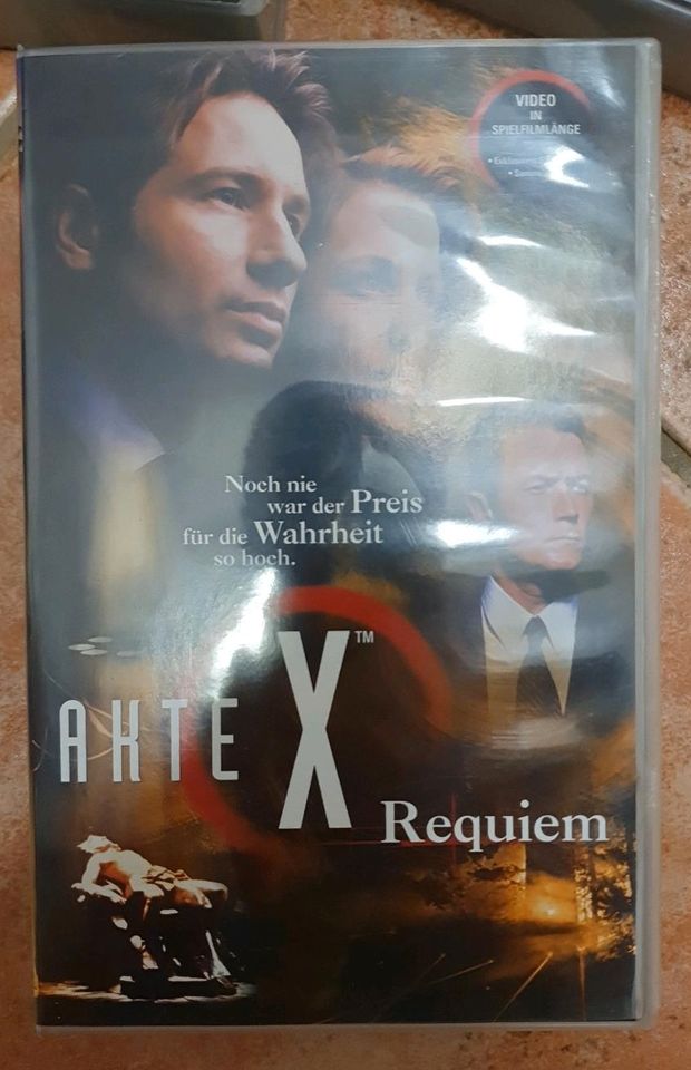 Akte X VHS STAFFEL 2-4 UND DIVERSE Filme in Filderstadt