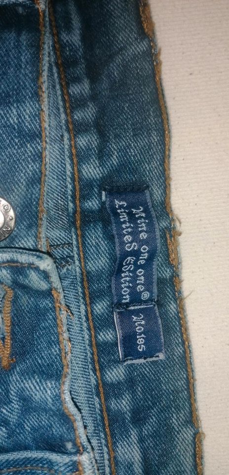 Jeans keine Armani nine one one in Bornheim