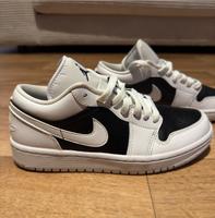 Air Jordan 1 Low ‚Panda‘ DC0774-100 Sachsen-Anhalt - Magdeburg Vorschau