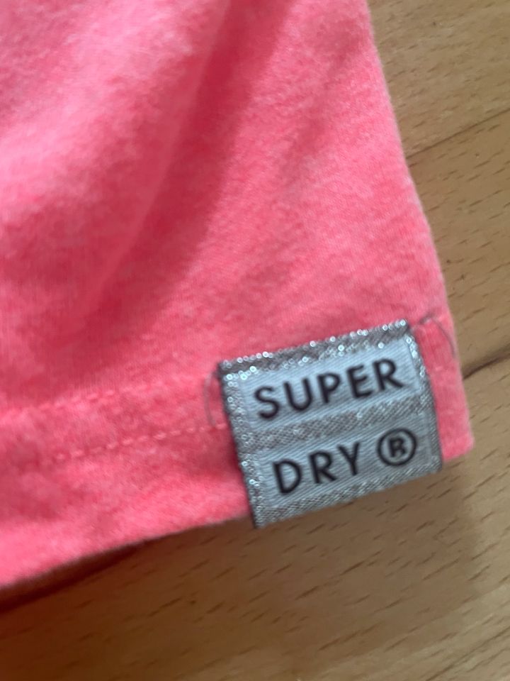 Neuwertig - Superdry Top Shirt Neon pink Gr 40 / M in Düsseldorf