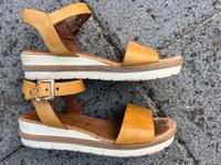 Tamaris Sandalen gelb Senf Leder 40 Aachen - Aachen-Mitte Vorschau