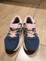 Asics Turnschuhe Gr.31,5 Baden-Württemberg - Allmersbach Vorschau