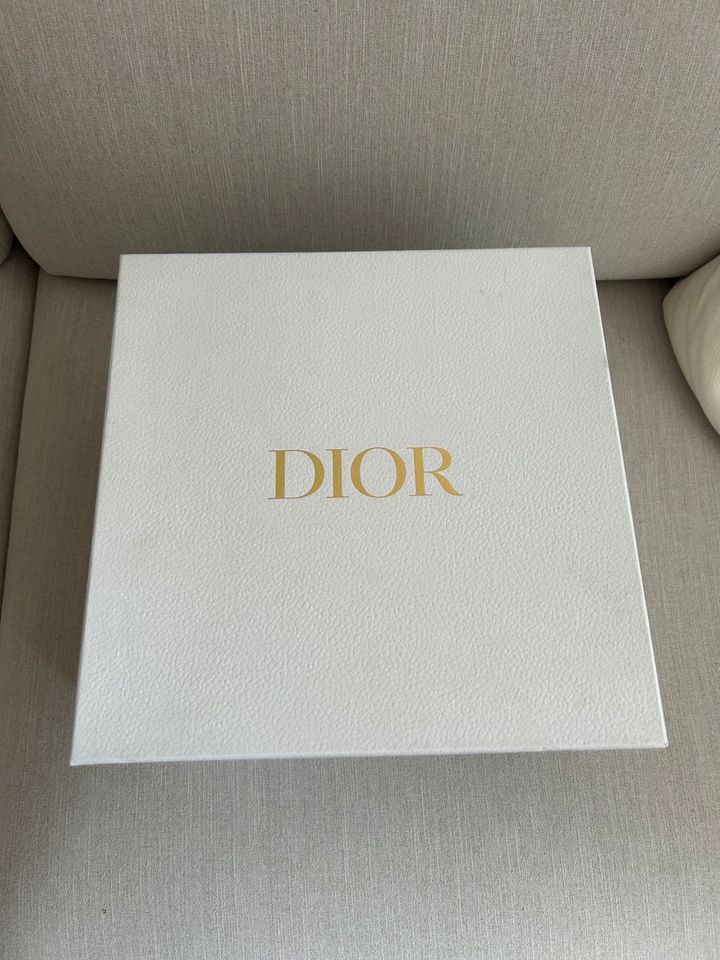 Dior-D-Bobby Hut mit breiter Krempe beige in München