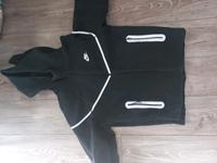 2x Nike Hoodies Größe M – Top Zustand original!!! Berlin - Marienfelde Vorschau