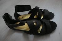 Sandalen Knöchelsandalen schwarz Schlangenoptik Gr. 40 H&M Sachsen-Anhalt - Magdeburg Vorschau