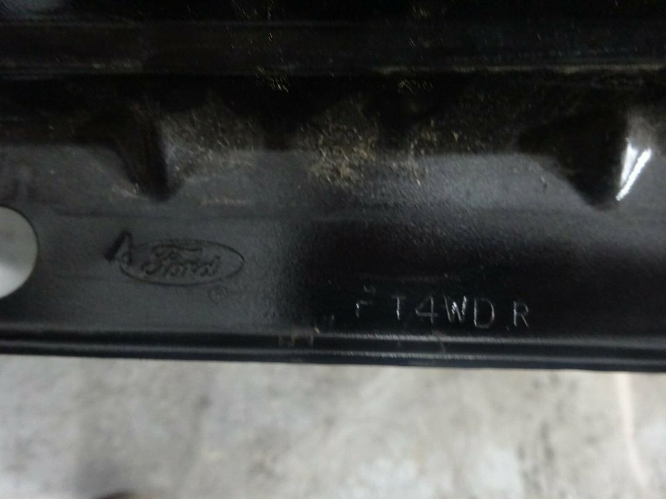 Ford Edge SUV Kotflügel Beifahrerseite rechts schwarz in Bruchsal
