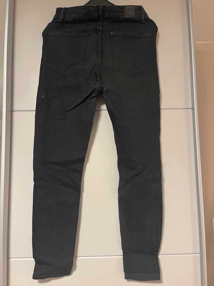 Zwei schwarz Highwaist Jeans 40 in Steinfurt