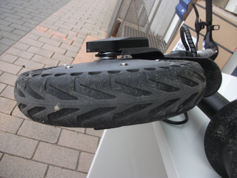 Urban Glide e scooter elektroroller OHNE Strassenzulassung defekt in Gau-Algesheim