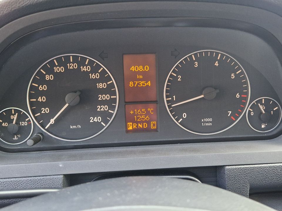 Mercedes-Benz A180 AUTOMATIK Klima 87Tkm Sitzhzg 2Hnd Temp ESP in Saarbrücken