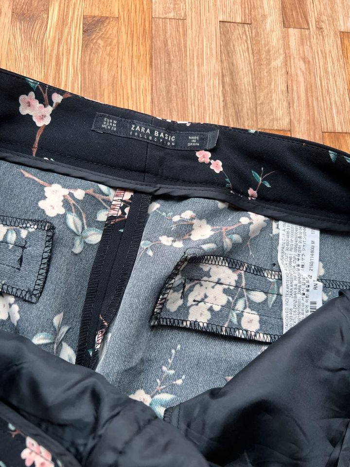 Zara leichte Sommerhose mit Blumenprint, Größe M, neu in Hamburg