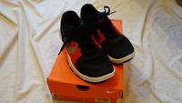 NIKE FLEX NIKEFLEX Sport Schuhe schwarz rot grau Mesh 39 40 top Dresden - Blasewitz Vorschau