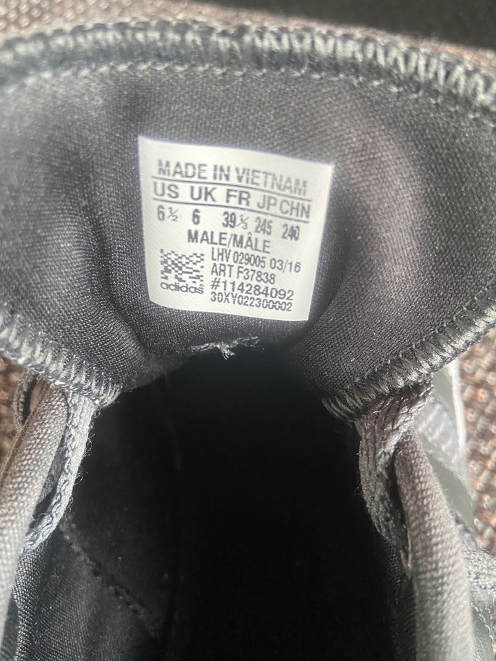 Graue Adidas Sneaker Größe UK 6/39 in Saarland - Wallerfangen | eBay  Kleinanzeigen ist jetzt Kleinanzeigen