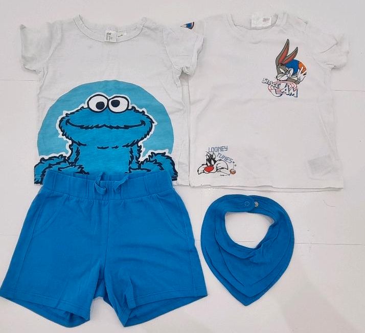 H&M Jungen tshirt Set mit shorts gr.86 Krümelmonster, Bugs Bunny in  Nordrhein-Westfalen - Hagen | Babykleidung Größe 86 kaufen | eBay  Kleinanzeigen ist jetzt Kleinanzeigen