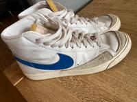 Nike Sneaker Mid Vintage 77‘ White Game Royal 42 BQ6806-103 Air Hessen - Oestrich-Winkel Vorschau