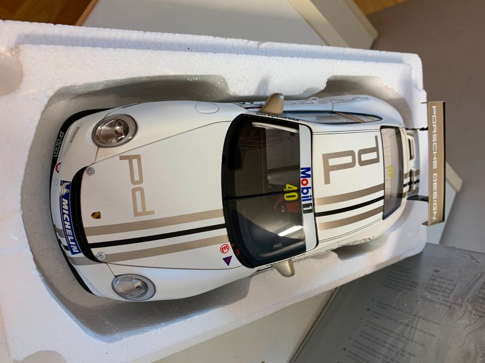 Modellauto Porsche 911 GT3 Cup VIP Car 1:18 von Autoart in Paderborn