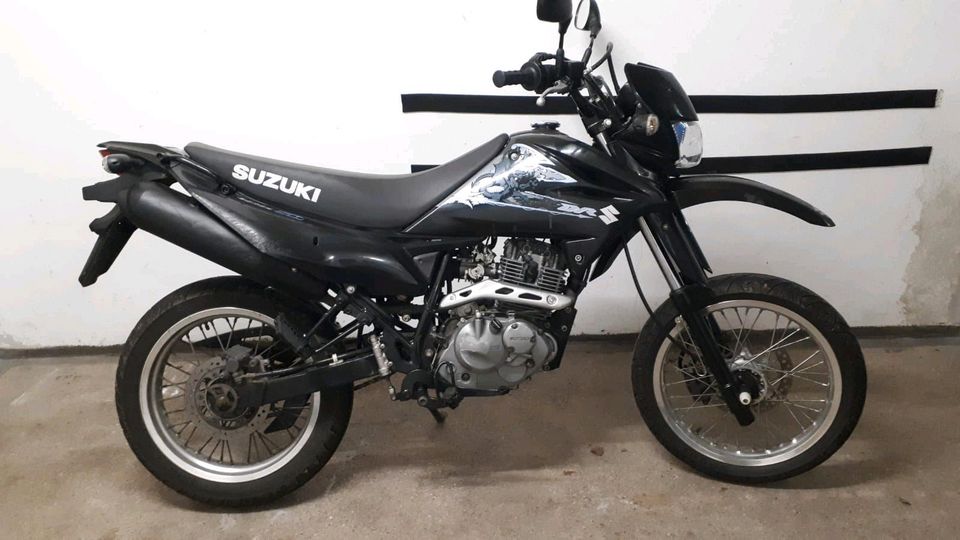 Suzuki SM 125 in Petting