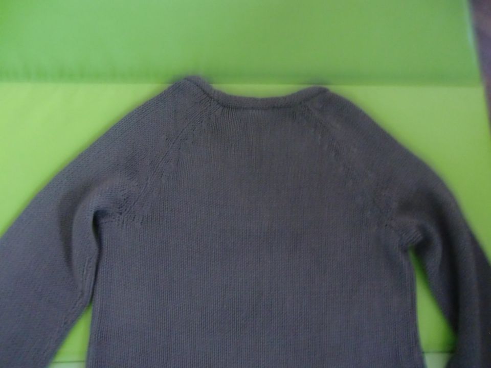 Verkaufe sehr gut erhaltenen gestrickten Pullover von H&M. in Weisendorf