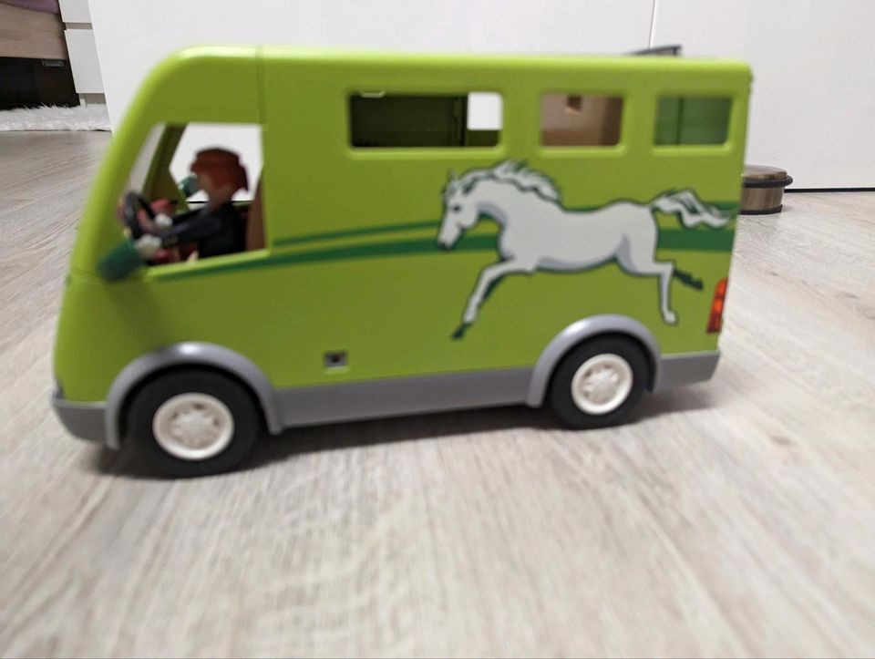 Playmobil Pferdetransporter in Offenbach