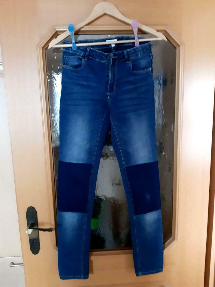 Jeans-Hose für Kids mit verstellbaren Gummizug Gr. 170/176 in Dahlum