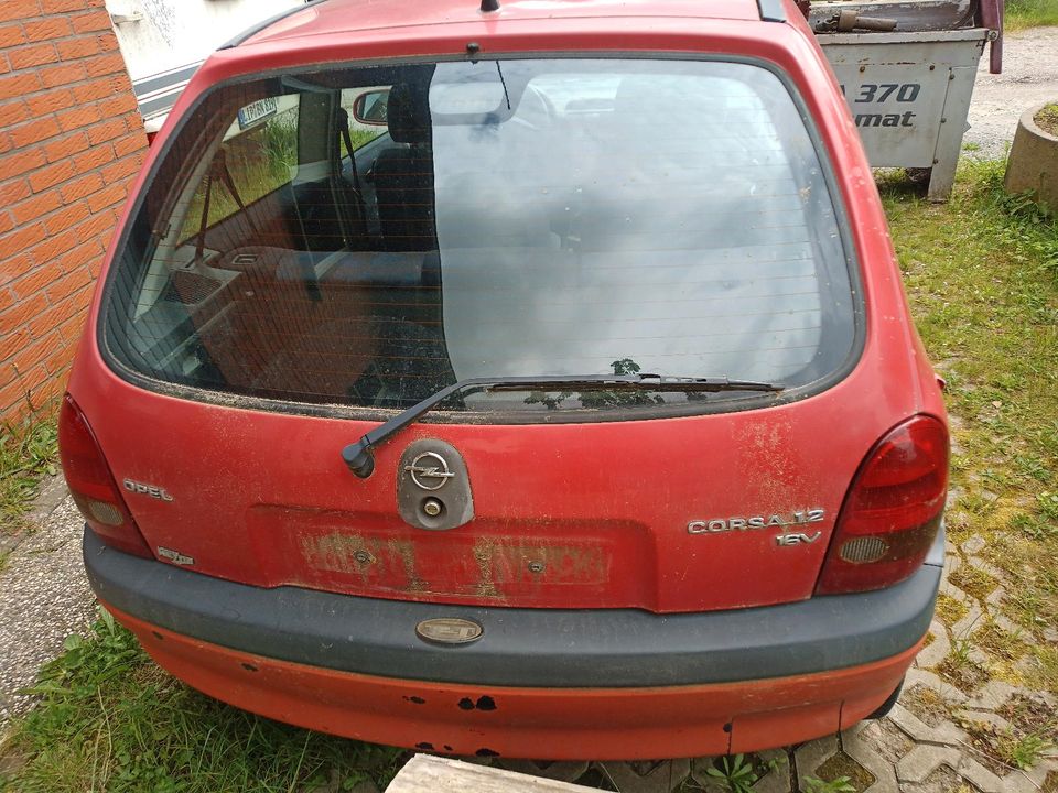 Opel Corsa b in Lage