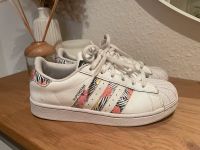 Kinder Adidas Superstar Sneaker, Größe 33 1/3 Düsseldorf - Eller Vorschau