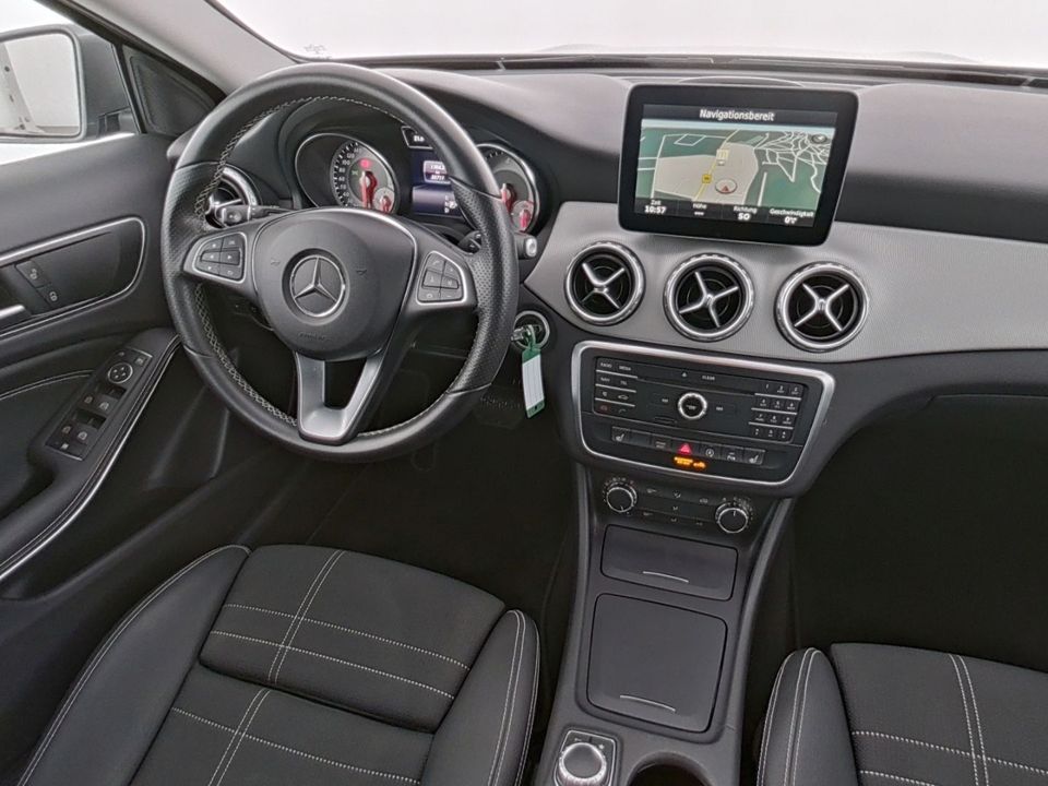 Mercedes-Benz GLA 180 d Urban Aut  Kamera+Bi-Xenon+Navi+2x PDC in Düren