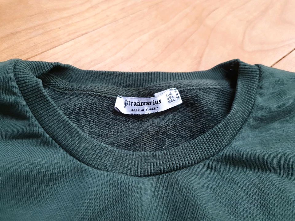 Sweatshirt Pullover Stradivarius Gr.  M grün in Bockhorn