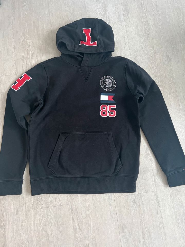 Tommy Hilfiger Hoodie jungen in Nordrhein-Westfalen - Bünde | eBay  Kleinanzeigen ist jetzt Kleinanzeigen