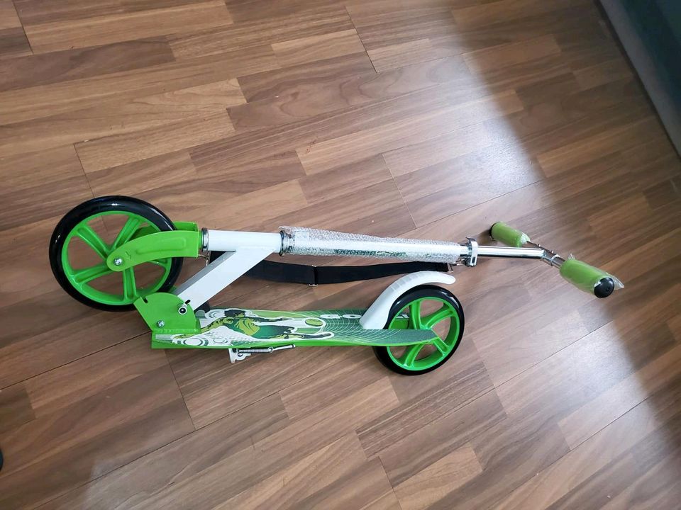 Cityroller Roller grün weiß bis 100kg belastbar - NEU in Berlin
