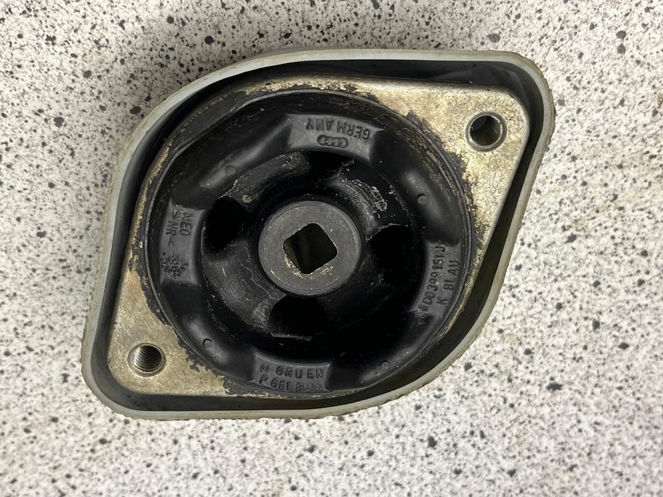 Lagerauflösung VAG 8D0 399 151 J Lager Gummimetalllager NEU in Salzgitter