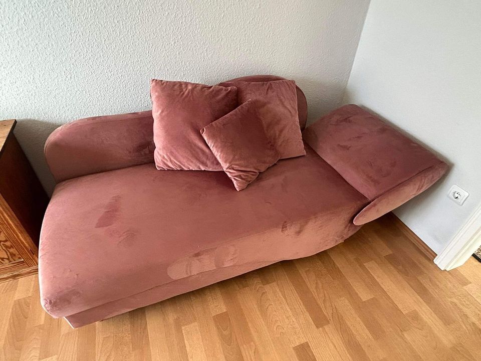 Chaiseloungue / Sofa / Couch mit Schlaffunktion in Heddesheim