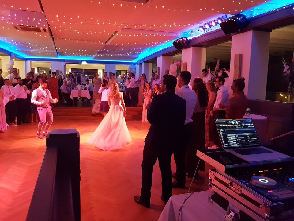 PROFESSIONELLER DJ / HOCHZEIT / PARTY / GEBURTSTAG in Karlsruhe