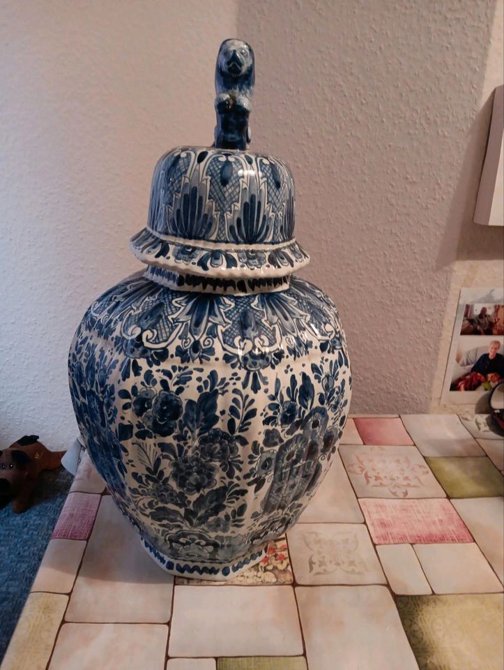 Delft Vase  mit Deckel  ca 50 bis 55 Jahre alt in Emsdetten