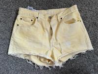 Levi’s Shorts Jeans 501 washed gelb Weite 29 Köln - Porz Vorschau