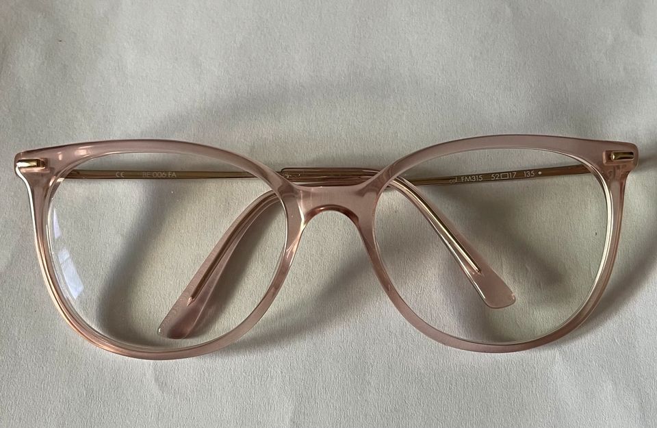 Rosa Brille für kleines Gesicht/kleinen Kopf in Hildesheim