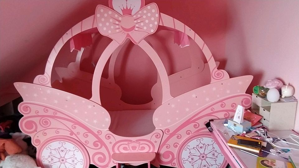 Kutschenbett Prinzessin rosa mit Treppe inkl. Matratze in Velbert
