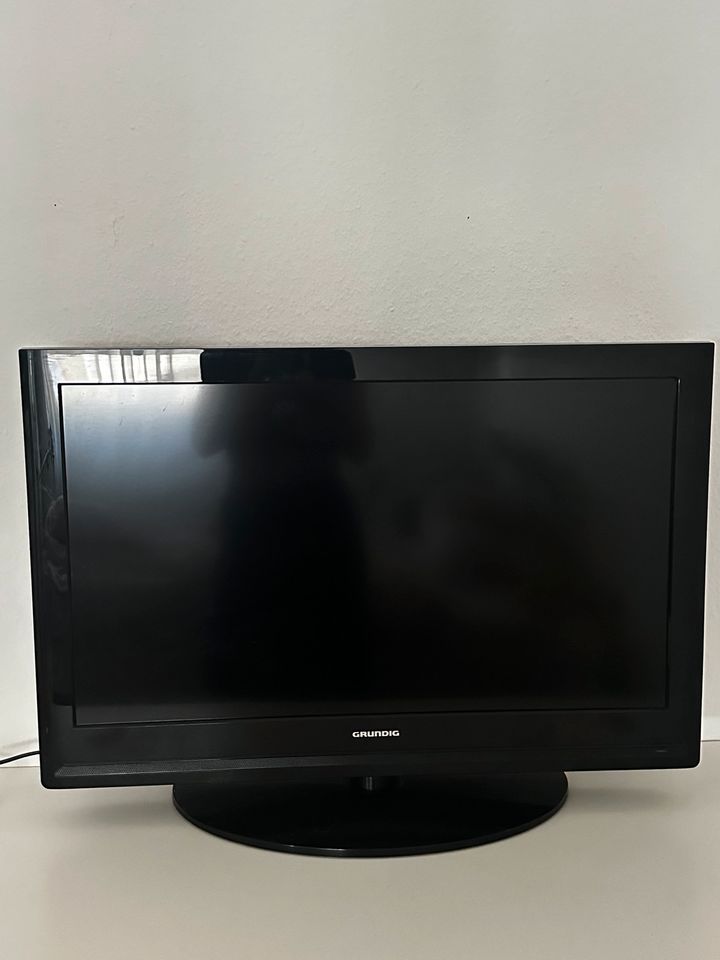 Grundig Fernseher in Essen